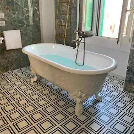 The Duchess's View: Luxurious Flat in Historical Centre Apartment Polignano a Mare Exterior photo